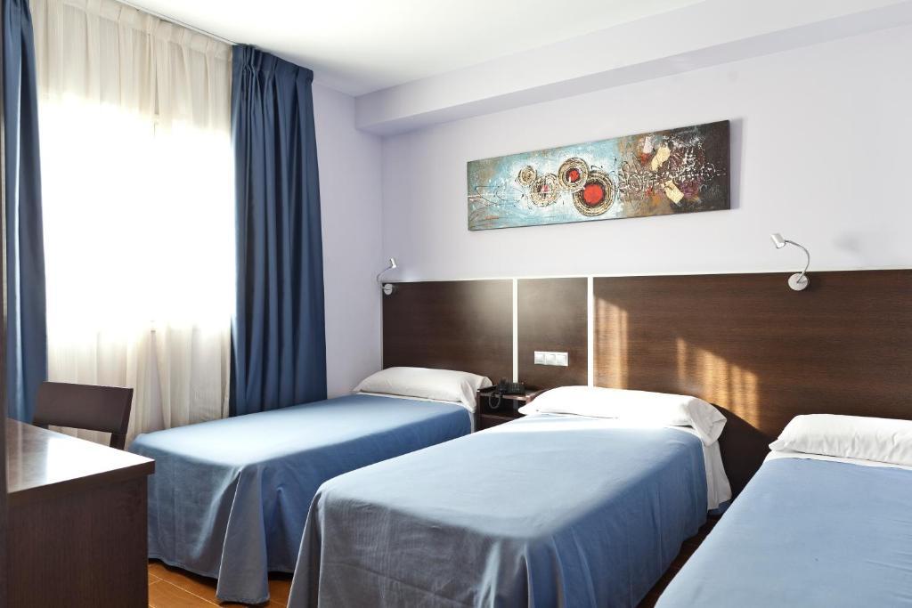 Hostal Avenida Barajas Madrid Dış mekan fotoğraf