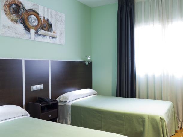 Hostal Avenida Barajas Madrid Dış mekan fotoğraf