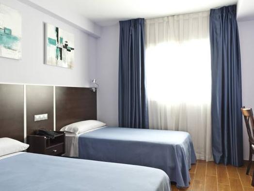 Hostal Avenida Barajas Madrid Dış mekan fotoğraf