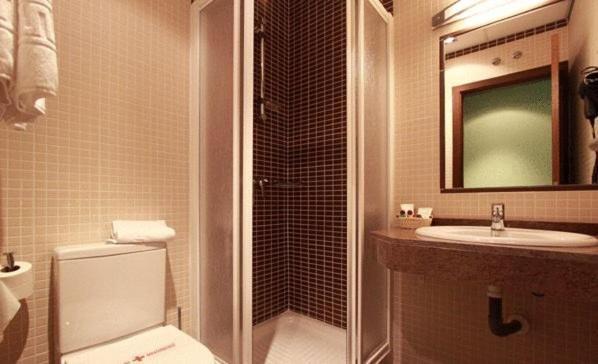 Hostal Avenida Barajas Madrid Oda fotoğraf