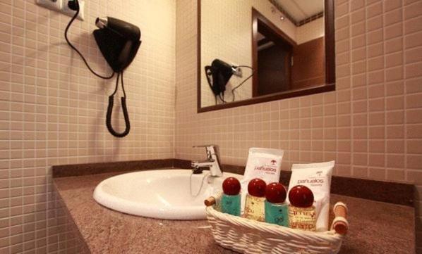 Hostal Avenida Barajas Madrid Oda fotoğraf